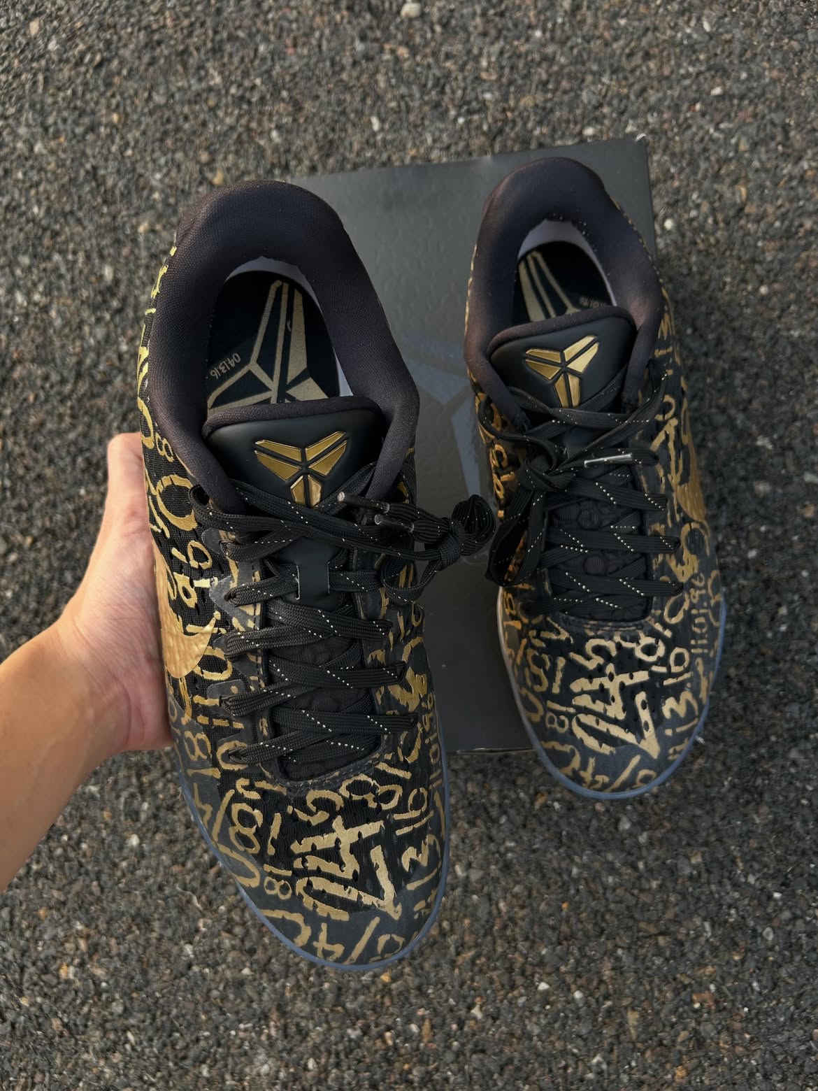 9.5 us USED มือสอง สภาพดี Nike Kobe 11 Protro Mamba Day