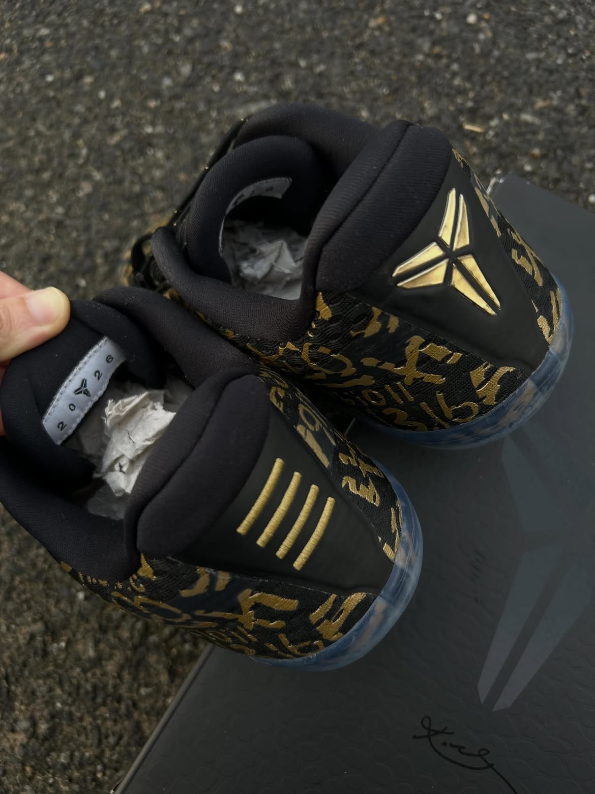 9.5 us USED มือสอง สภาพดี Nike Kobe 11 Protro Mamba Day
