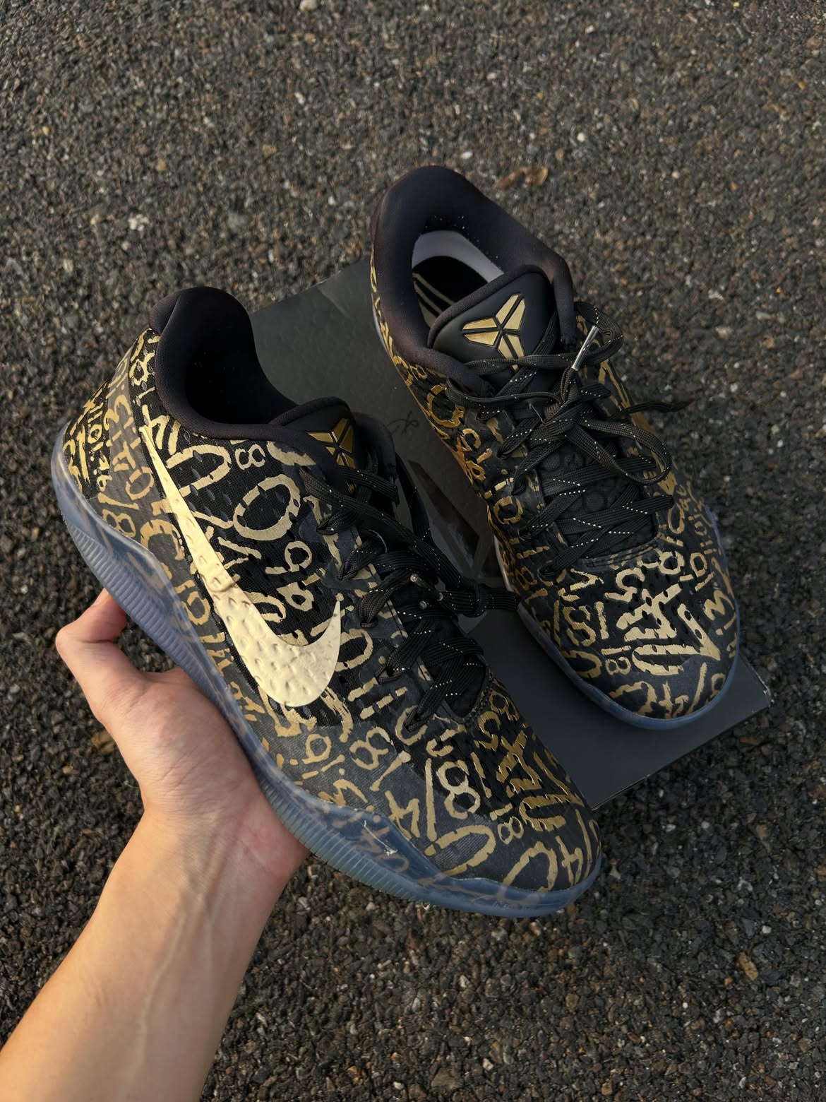 9.5 us USED มือสอง สภาพดี Nike Kobe 11 Protro Mamba Day
