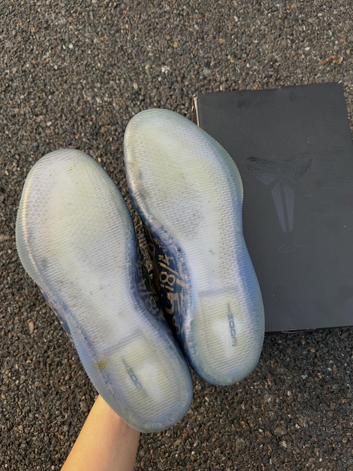 9.5 us USED มือสอง สภาพดี Nike Kobe 11 Protro Mamba Day