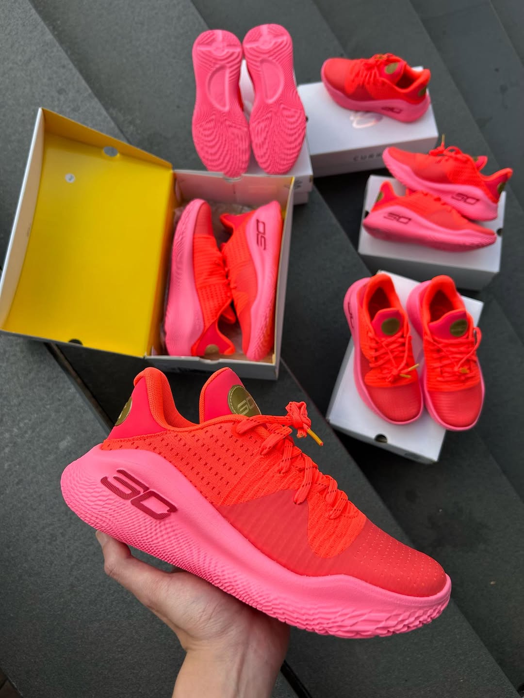Curry 4 Low Flotro Flooded