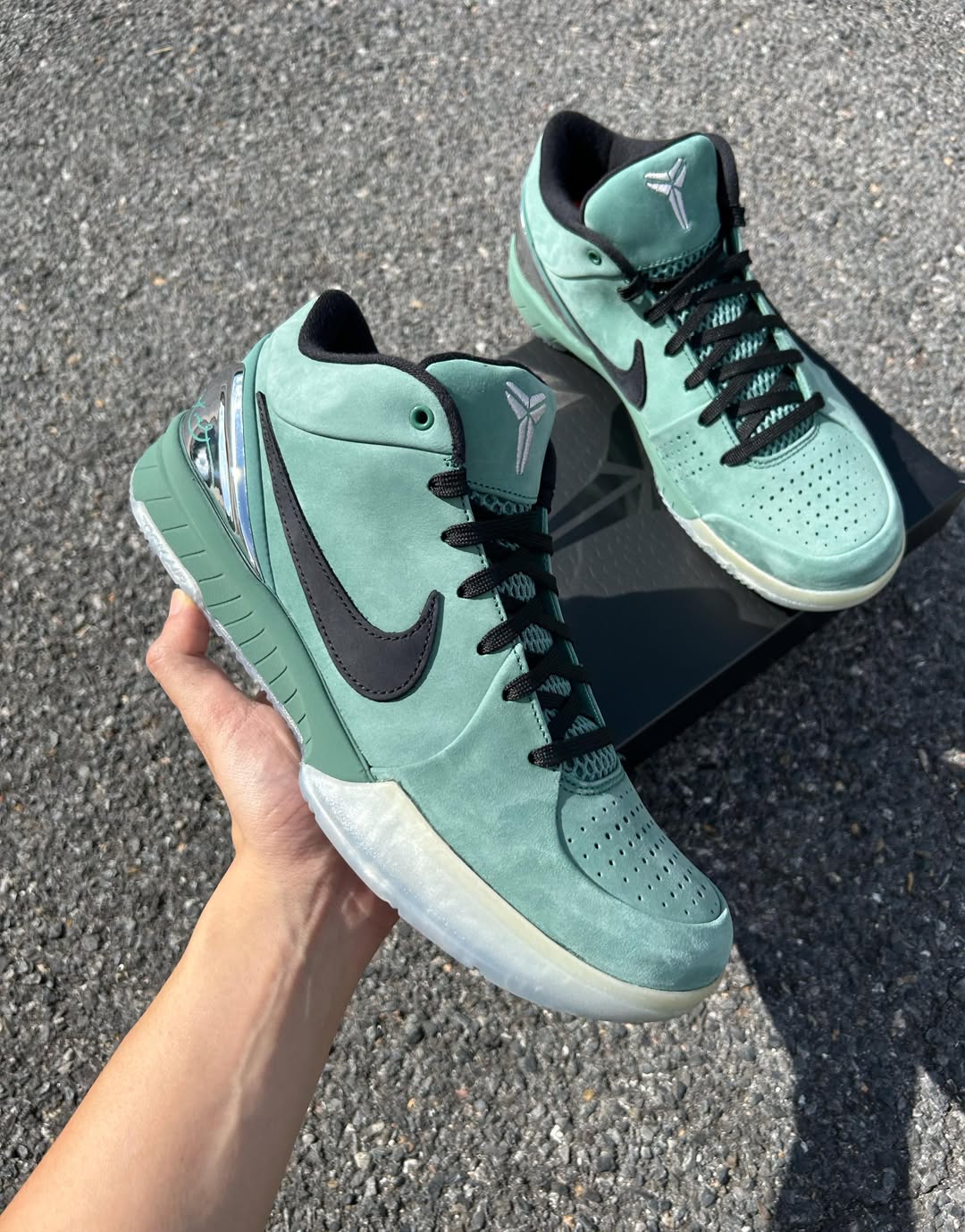 (PRE ORDER ราคาสอบถามทางไลน์) Nike Kobe 4 Protro Girl Dad