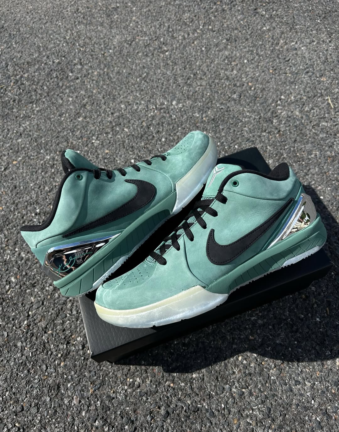 (PRE ORDER ราคาสอบถามทางไลน์) Nike Kobe 4 Protro Girl Dad
