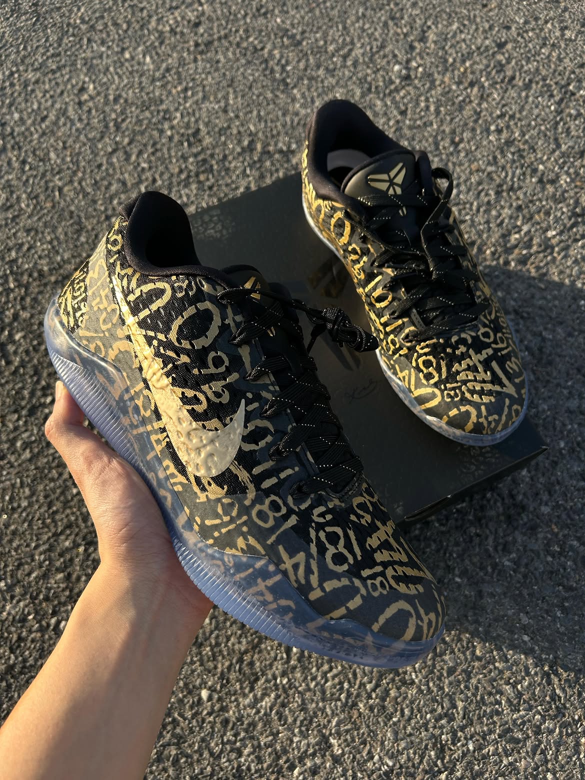 (PRE ORDER ราคาสอบถามทางไลน์) Nike Kobe 11 Protro Mamba Day