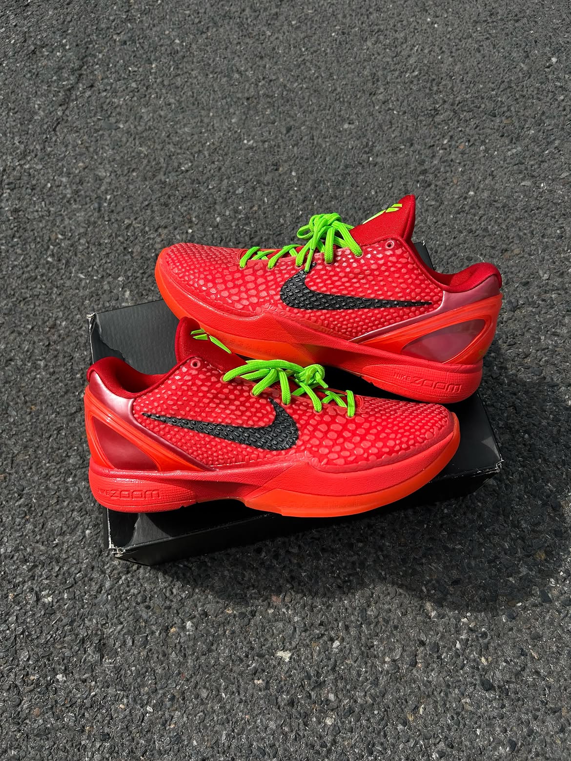 (PRE ORDER ราคาสอบถามทางไลน์)  Nike Kobe 6 Protro Reverse Grinch