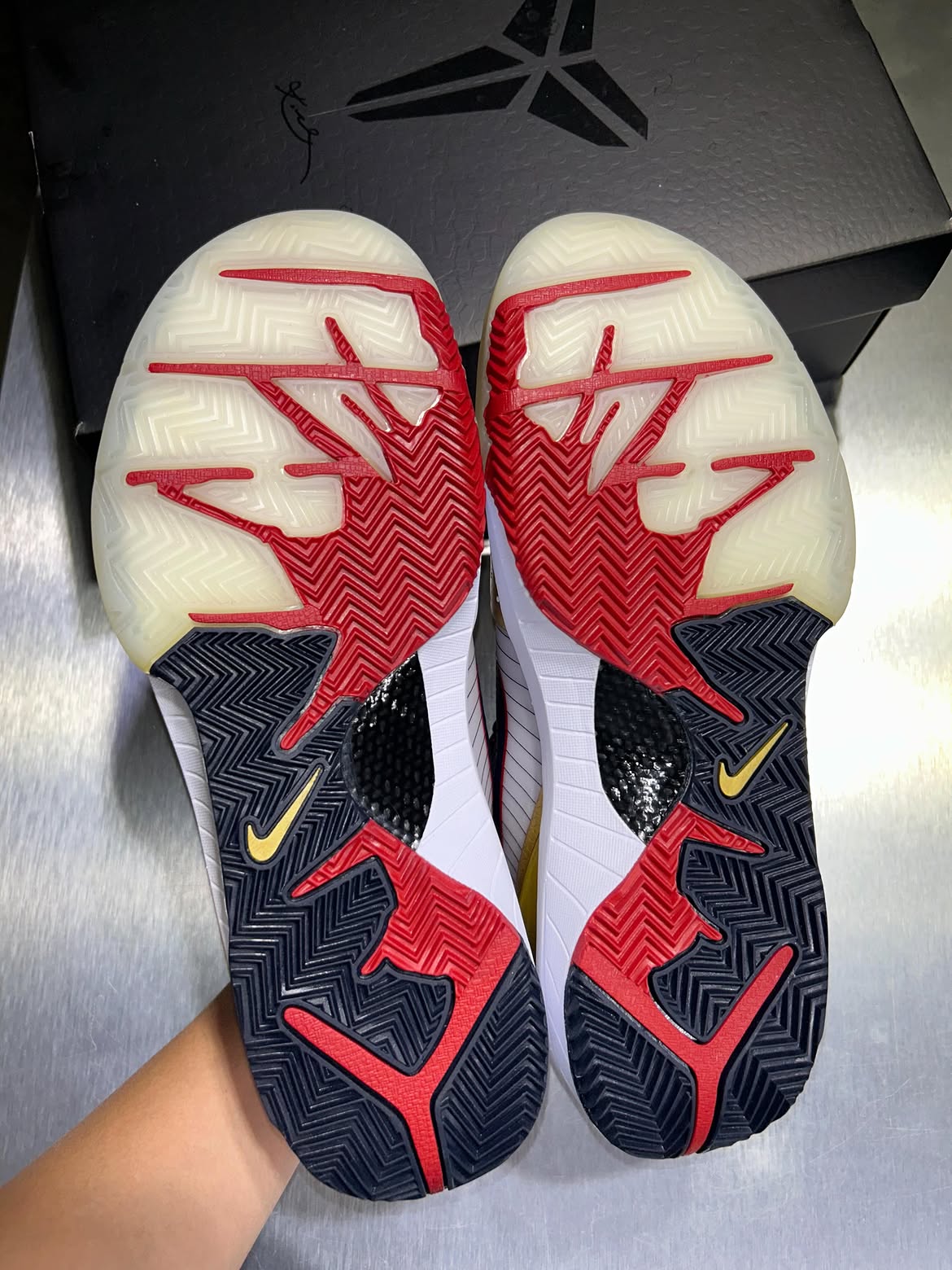 (PRE ORDER ราคาสอบถามทางไลน์) Nike Kobe 4 Protro Gold Medal