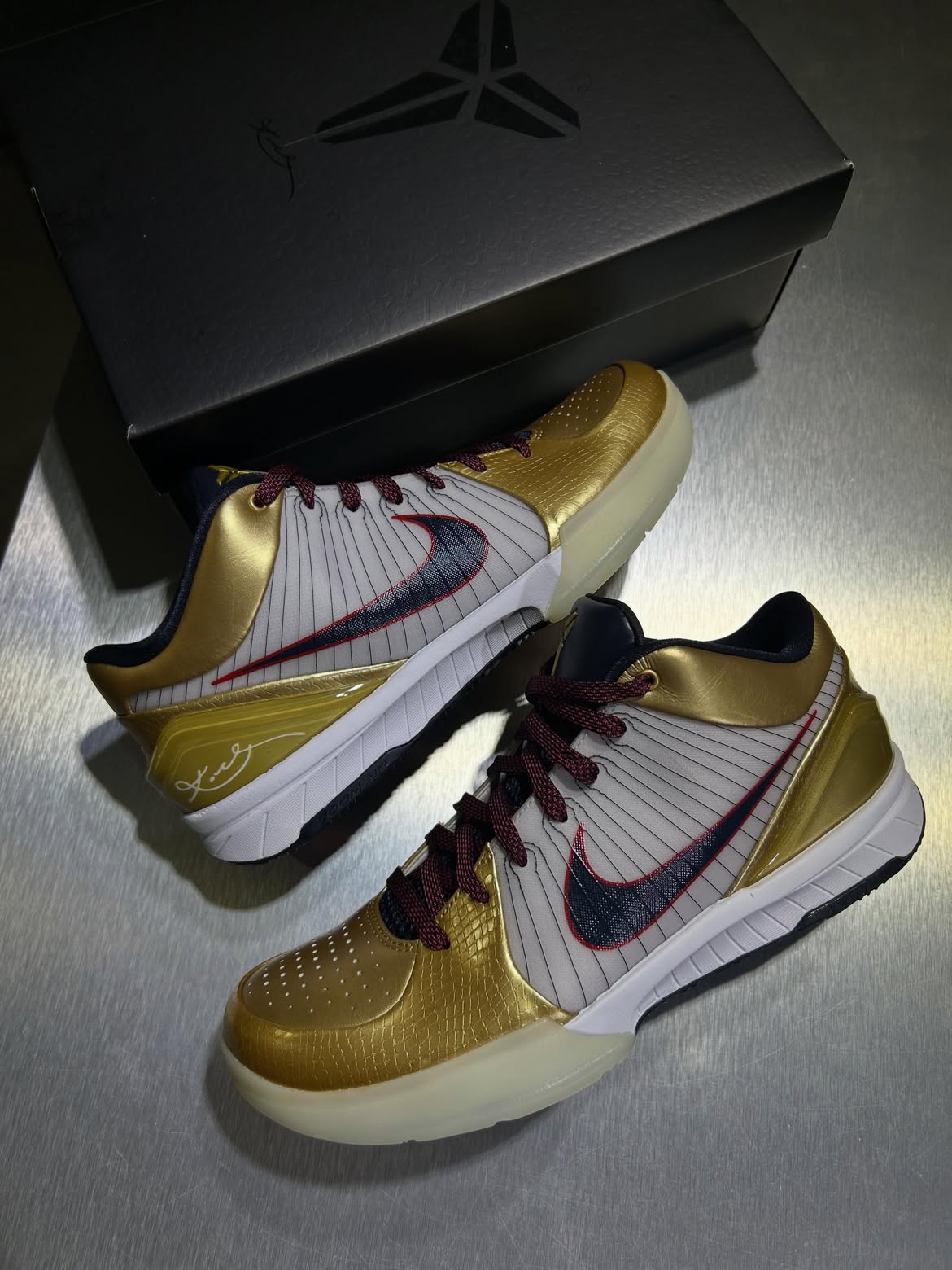 (PRE ORDER ราคาสอบถามทางไลน์) Nike Kobe 4 Protro Gold Medal