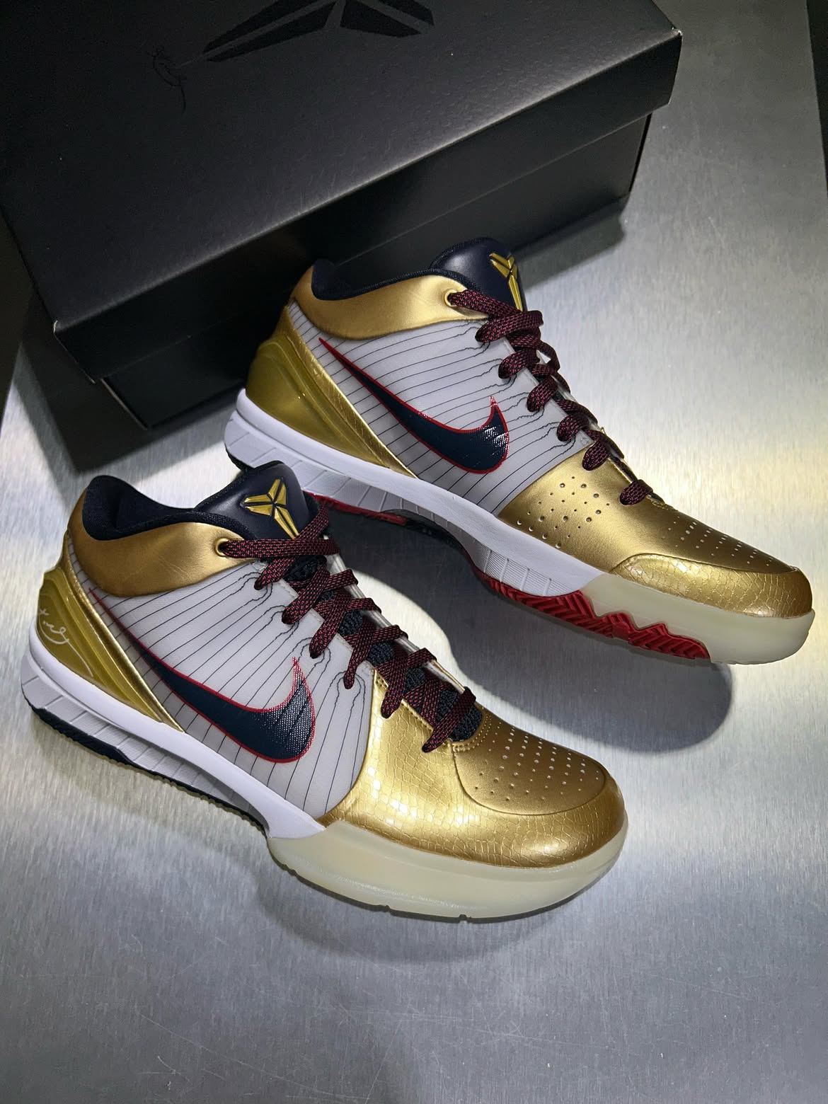 (PRE ORDER ราคาสอบถามทางไลน์) Nike Kobe 4 Protro Gold Medal